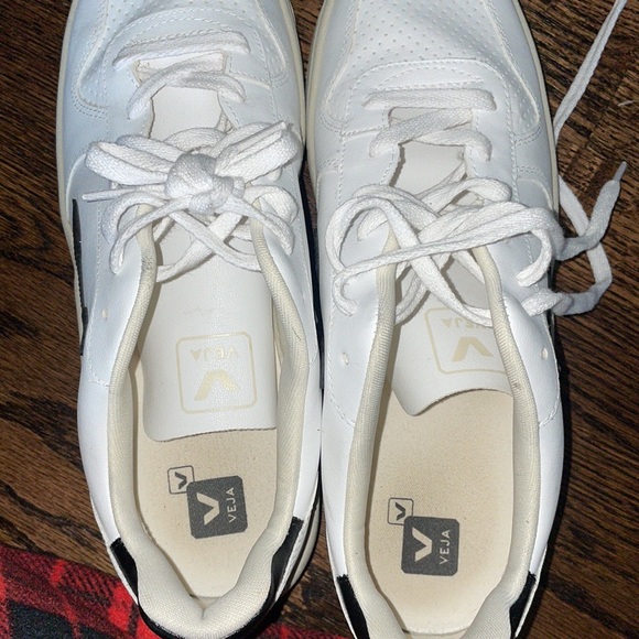 Veja Gender Inclusive Esplar Sneaker - Picture 9 of 11